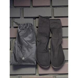 ‼️‼️‼️YEEZY PODS BLACK MENS POD (1) SIZE MEN 6-8.5  BRAND NEW READY TO SHIP